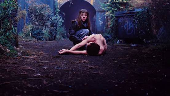 《黑镜》归来爆红,华人女导演入行 6 年,一集封神 《黑镜》归来爆红,华人女导演入行 6 年,一集封神