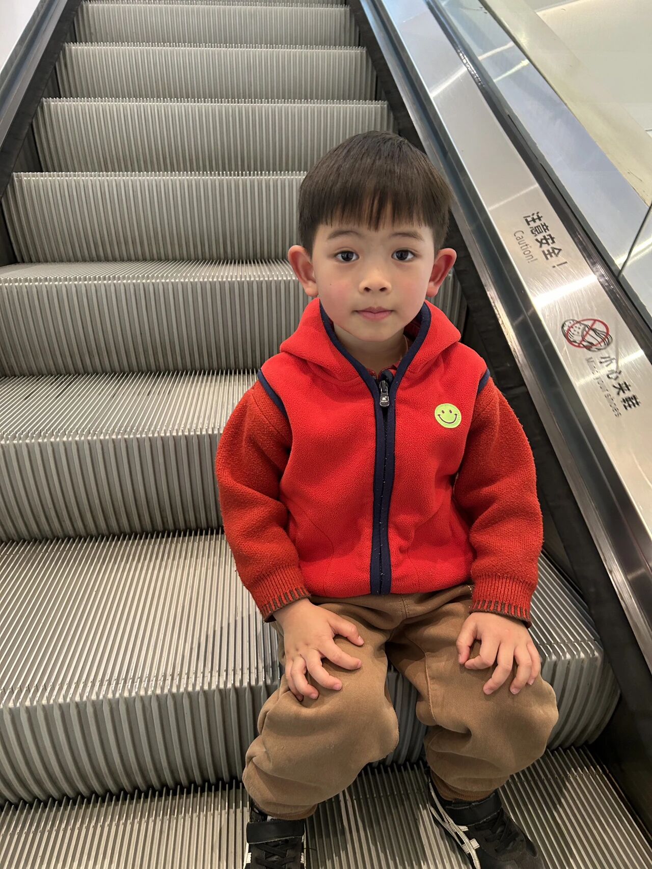 Nano Banana|孩子日常照改成入园 / 入学证件照