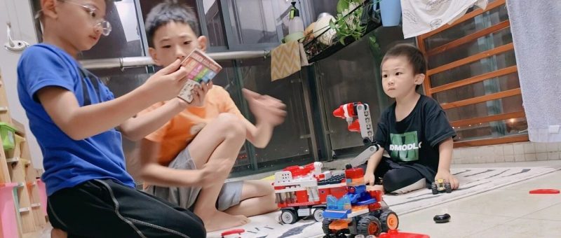 听完黄仁勋在剑桥的最新演讲，我决定把这句话贴在儿子的书桌上-AI Express News