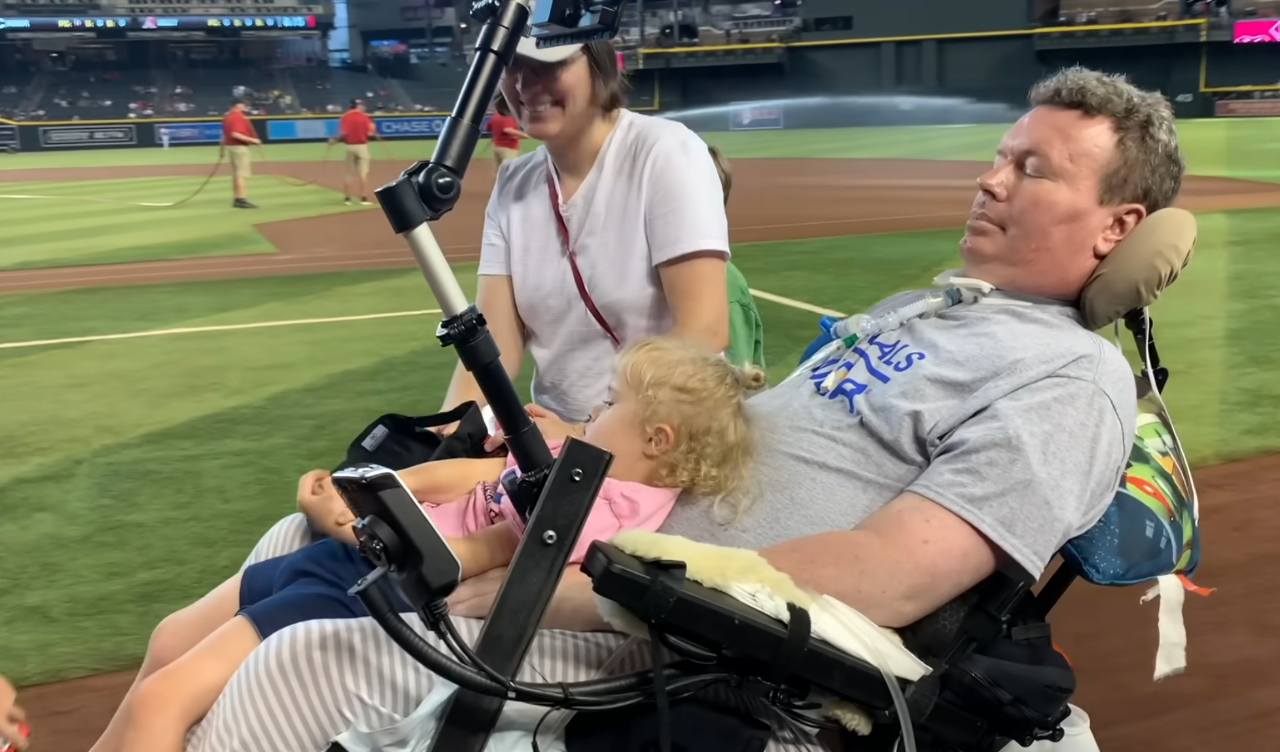 图片[4]-马斯克脑机接口意念控制机械臂！演示者获得钢铁之吻，理论上可控制一切-AI Express News