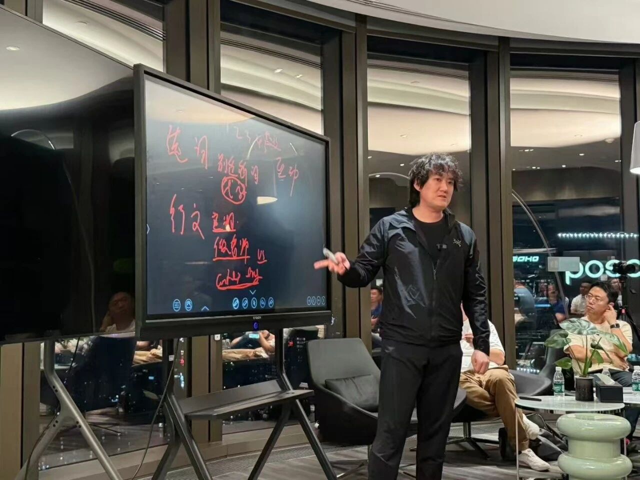 图片[1]-那个放弃Hugging Face千万期权的人：你的AI产品48小时内没引爆，等于失败-AI Express News