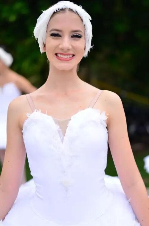 图片[10]-她取代华裔天才成为最年轻女亿万富豪，曾是芭蕾舞者，颜值超高智商更高……-AI Express News