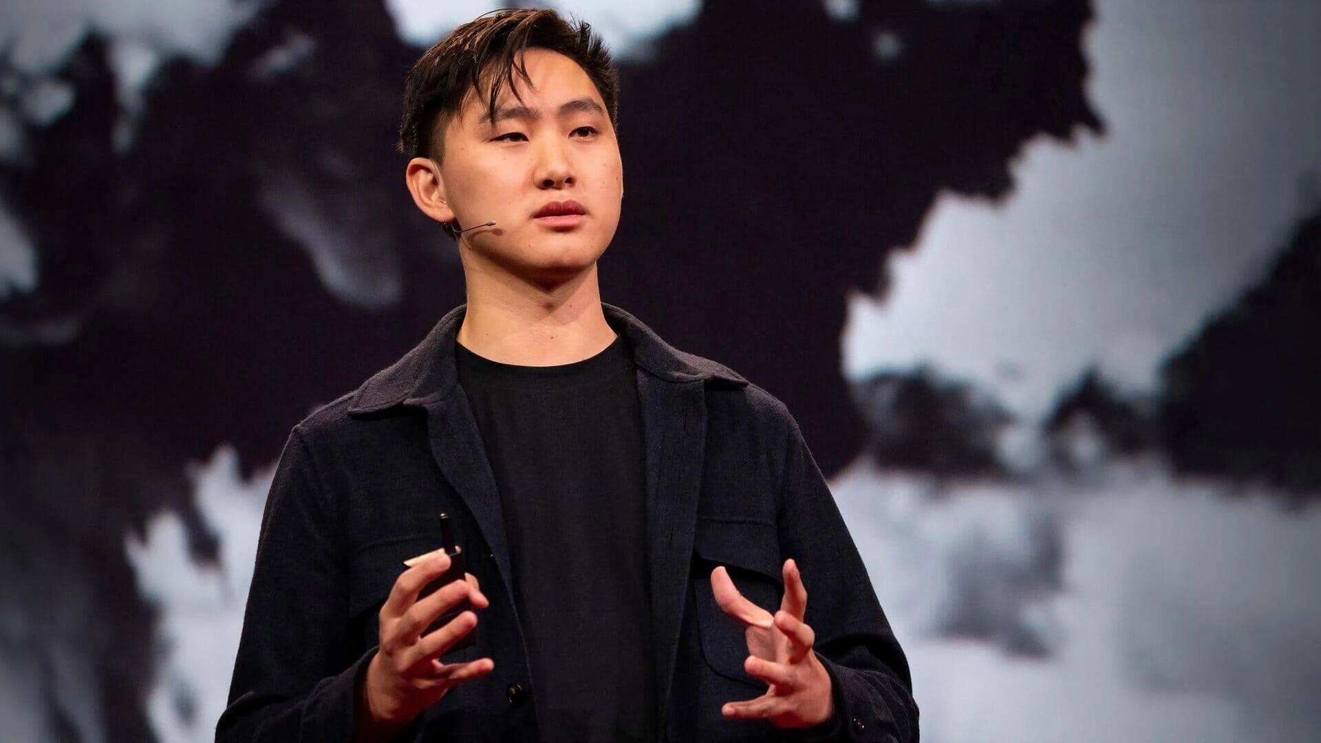 Who's Alexandr Wang, 28-year-old Scale AI CEO now joining Meta?