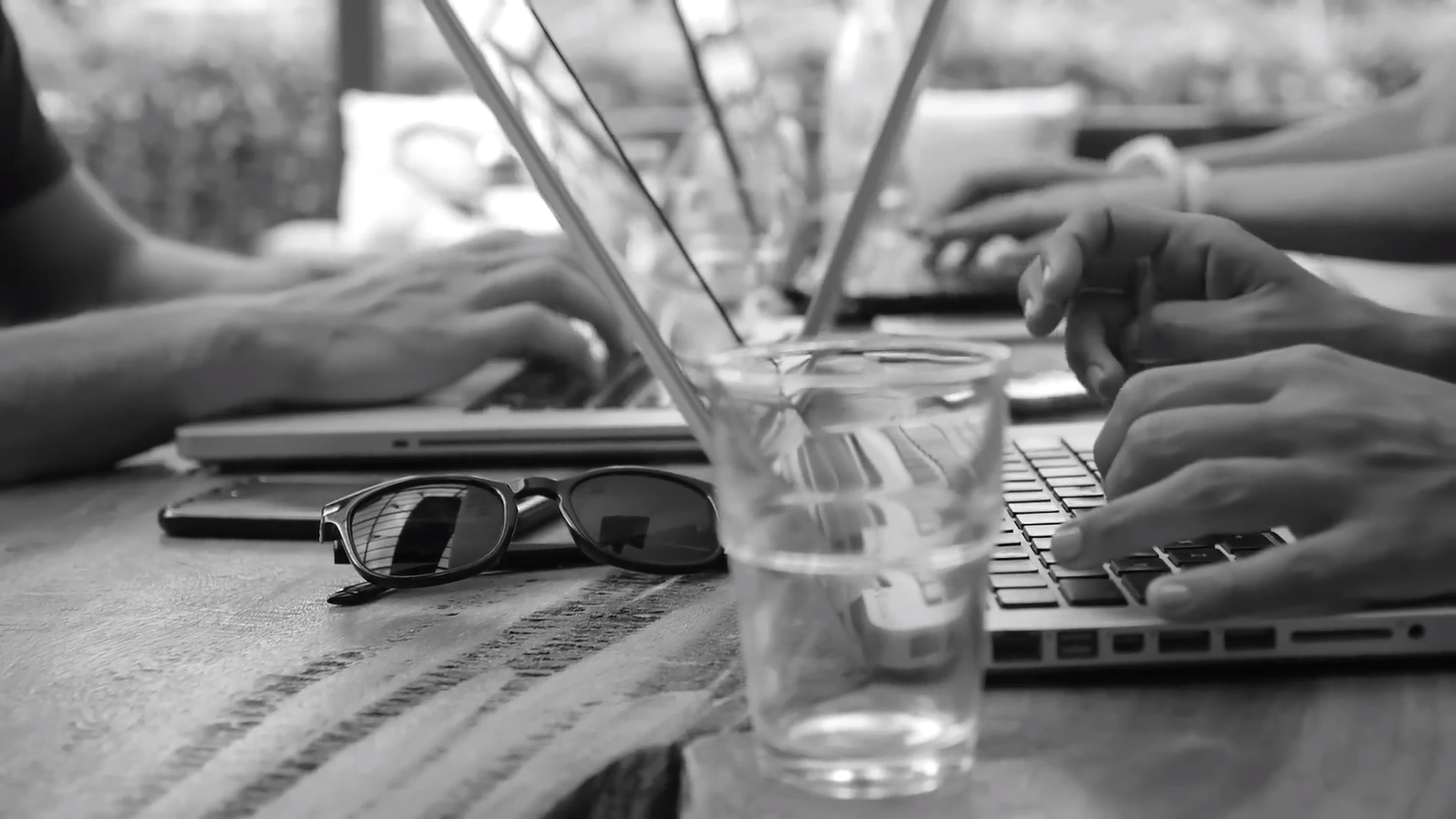 图片[1]-创业大神：普通人如何从0开始打造一人公司？（从0到月入10万）-AI Express News