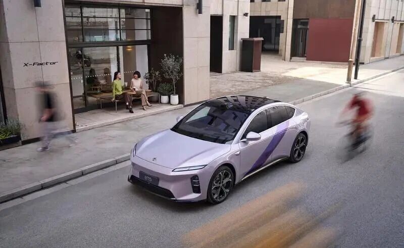 图片[10]-马斯克或成全球首位万亿美元富豪；摩尔线程回应“闲置募集资金现金管理”；苹果再砸2.16亿美元购置办公楼丨邦早报-AI Express News