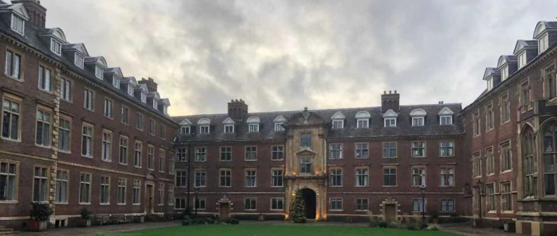 课外选英语教材，难度至少要超过课内一年。-AI Express News