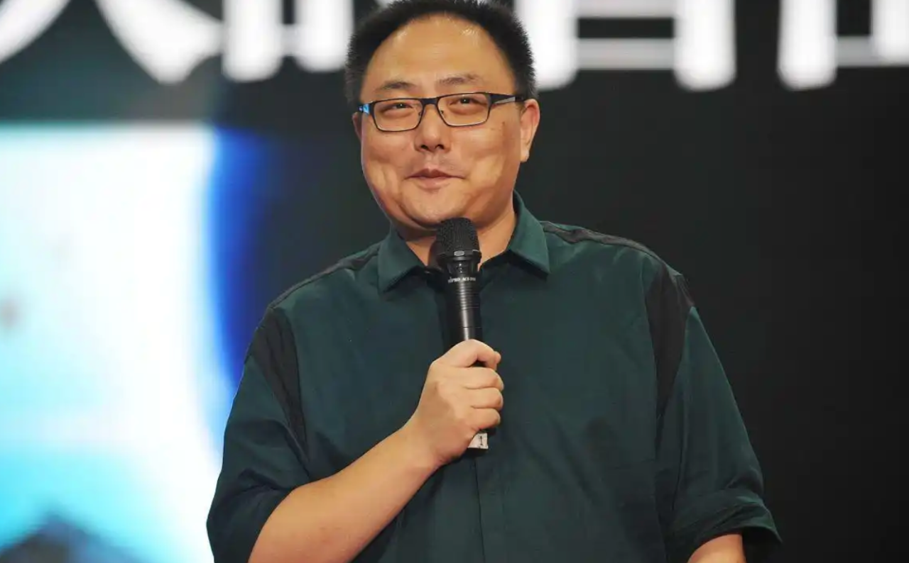 图片[2]-告别“完美人设”：从罗振宇身上，我看懂了“个人品牌”的底层逻辑-AI Express News