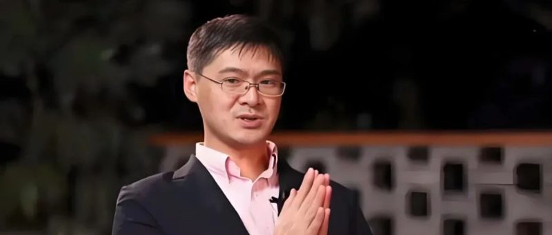 罗翔：世界就是一个巨大的草台班子，大部分人都水到离谱，真的没必要担心自己能力不够，再厉害的人往往也是边干边学-AI Express News