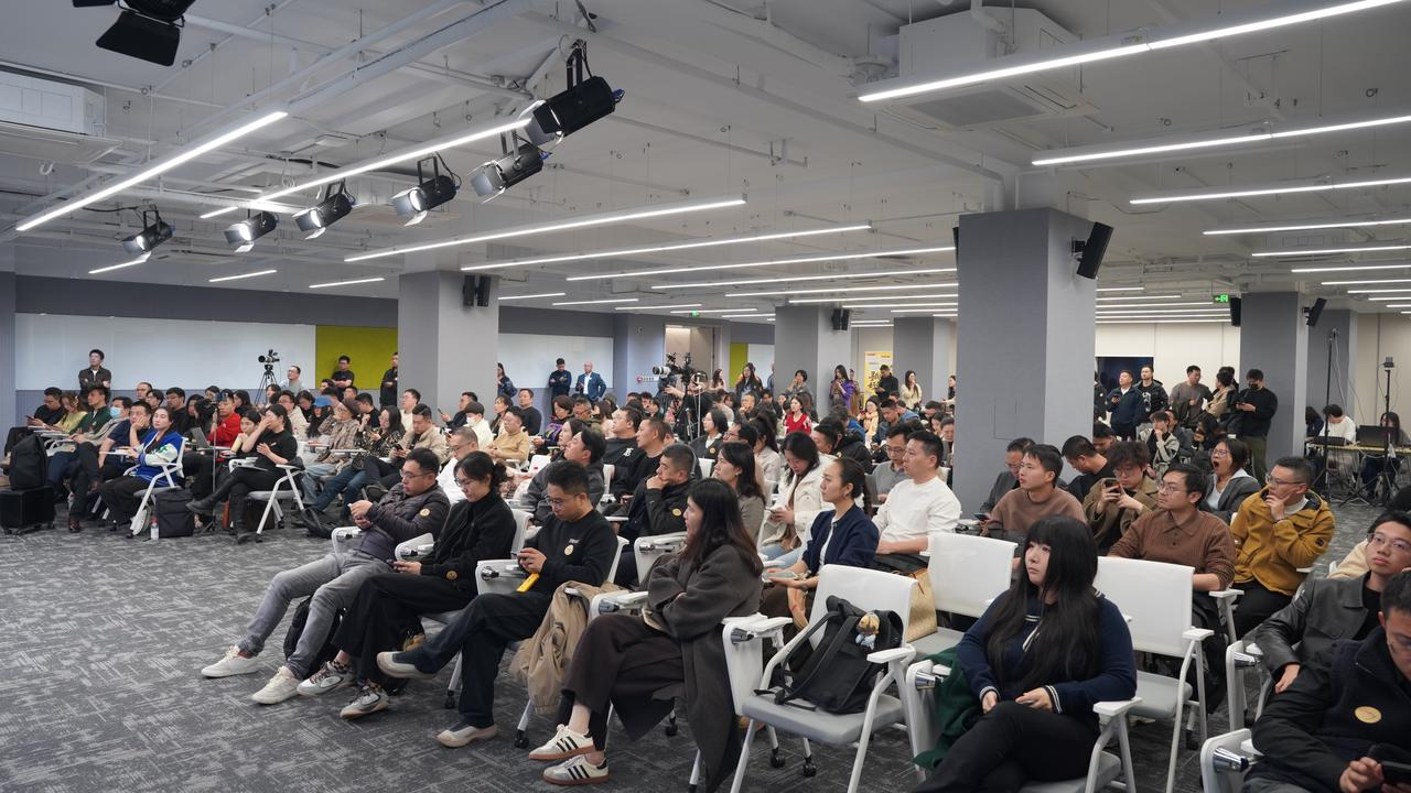 图片[2]-揭秘！AI漫短剧的“不可能三角”是如何被打破的-AI Express News