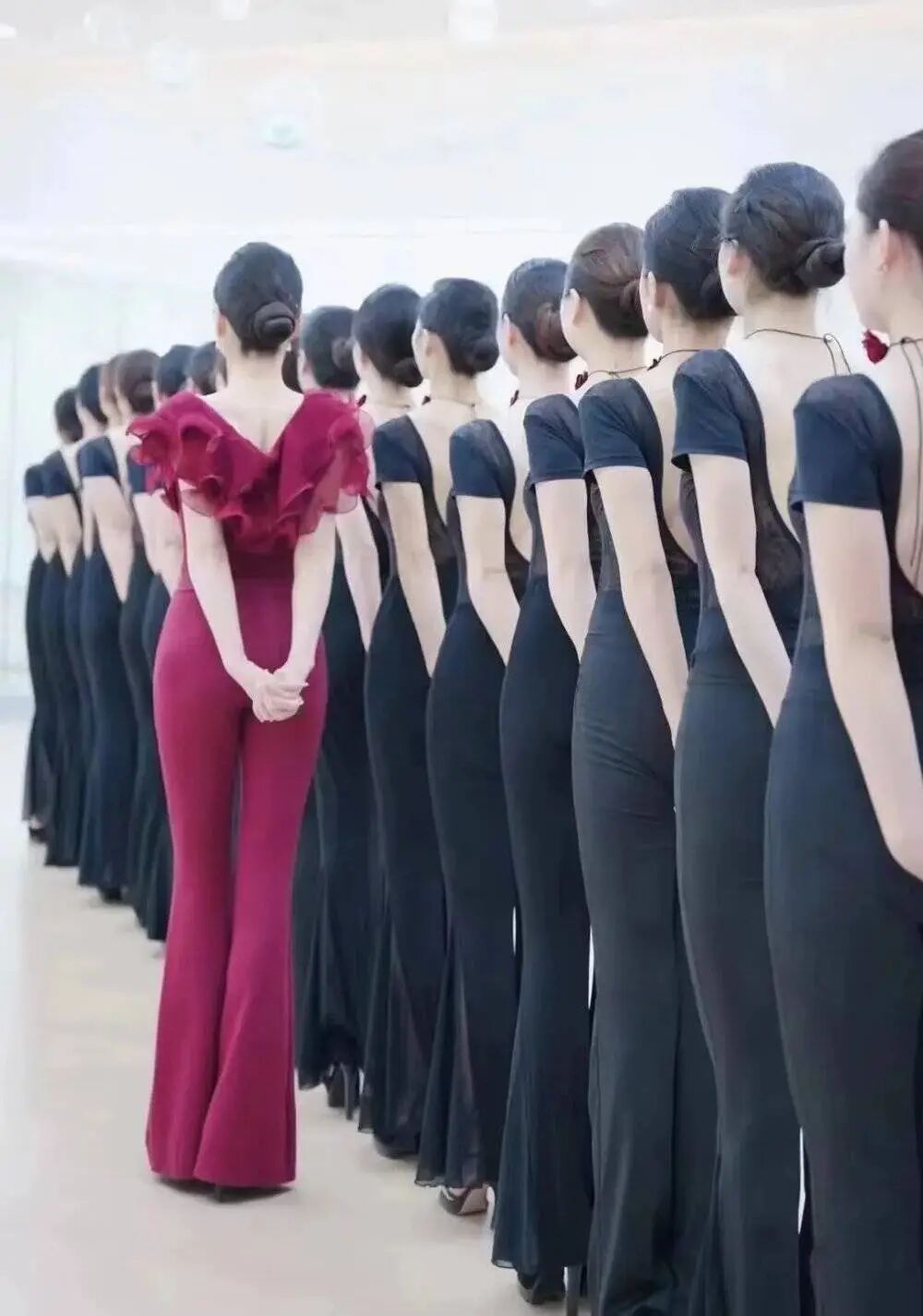 图片[6]-县城“女强人”三件套：离婚、美业、搞传销-AI Express News