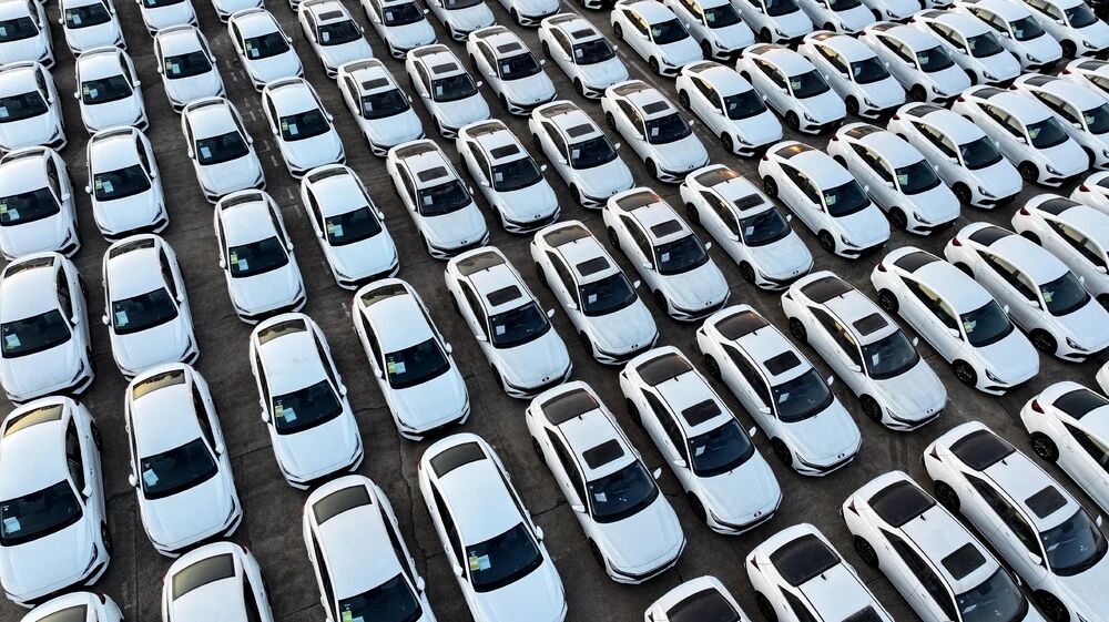 图片[1]-车企2026谁家强？我们列出了13家看好与“欠佳”-AI Express News