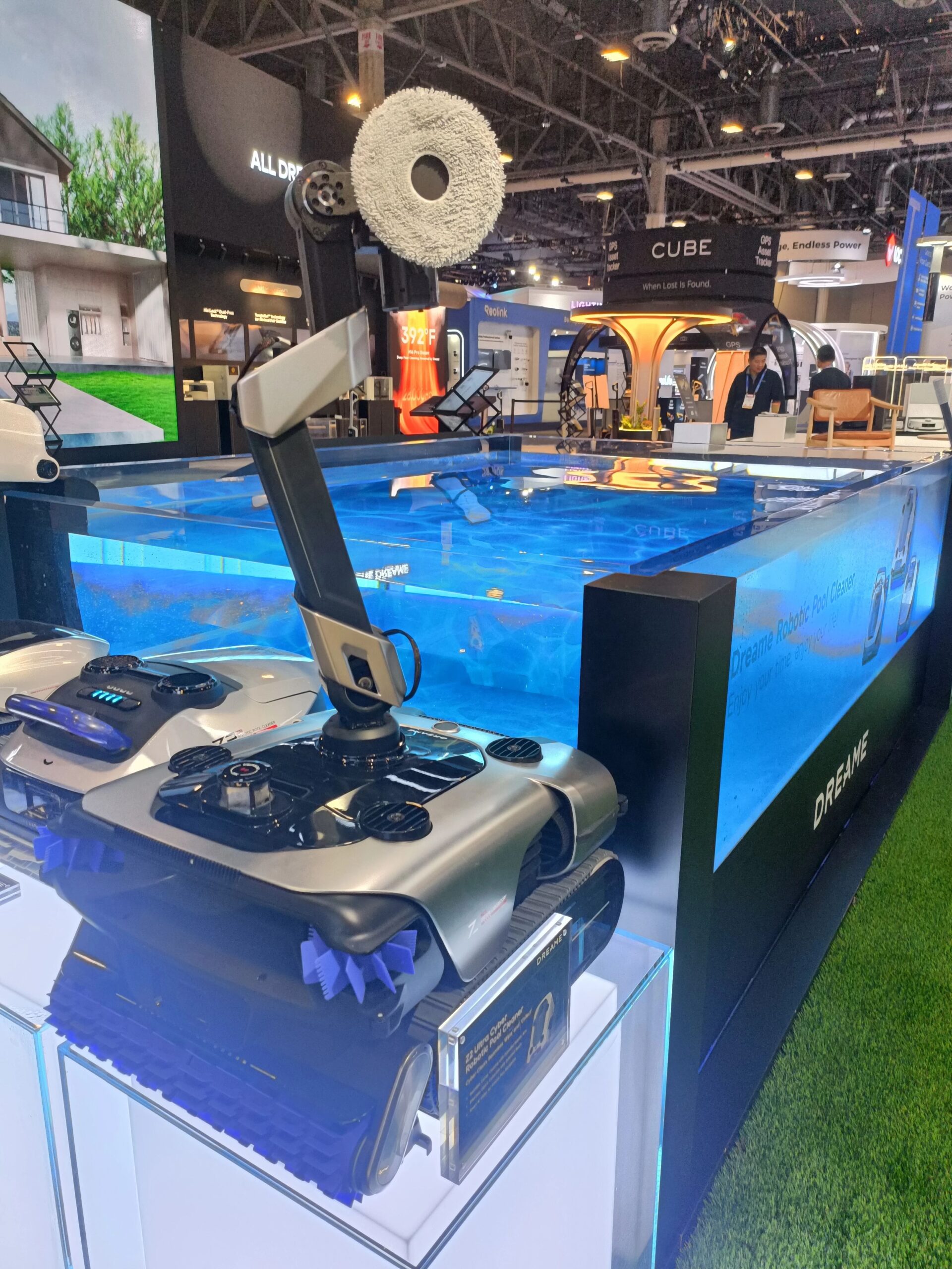 图片[9]-起猛了，追觅的扫地机、割草机、洗护机器人在CES成精了！-AI Express News