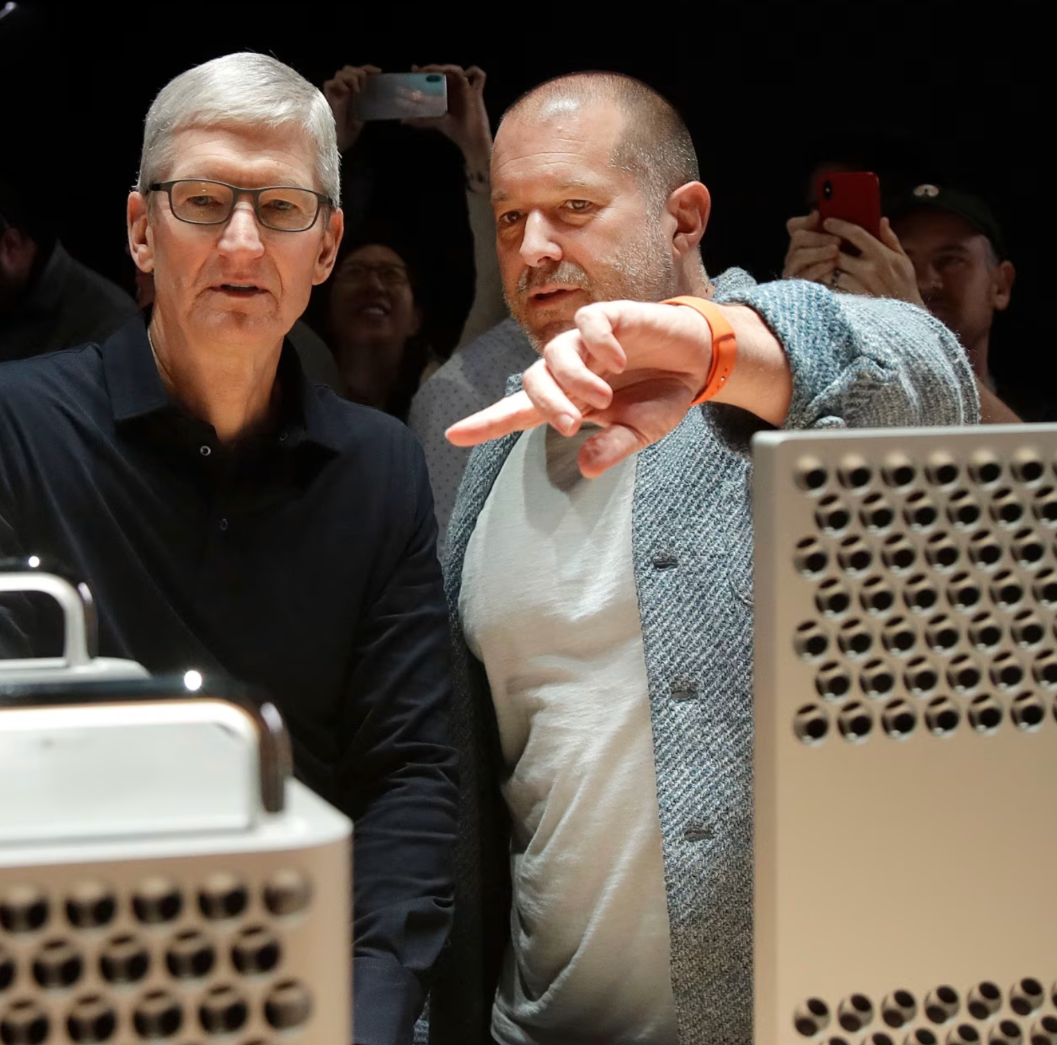 图片[16]-比iPhone更疯狂！乔布斯去世15年后，「最像他的人」操刀首款AI硬件-AI Express News