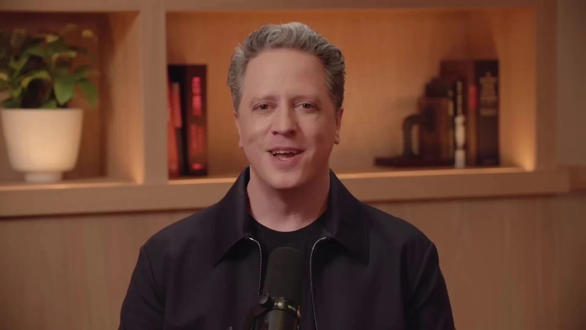 图片[1]-OpenAI CFO 与 Khosla Ventures 创始人：AI没有泡沫，收入增长和算力投资强相关，消费者普及带动企业应用-AI Express News