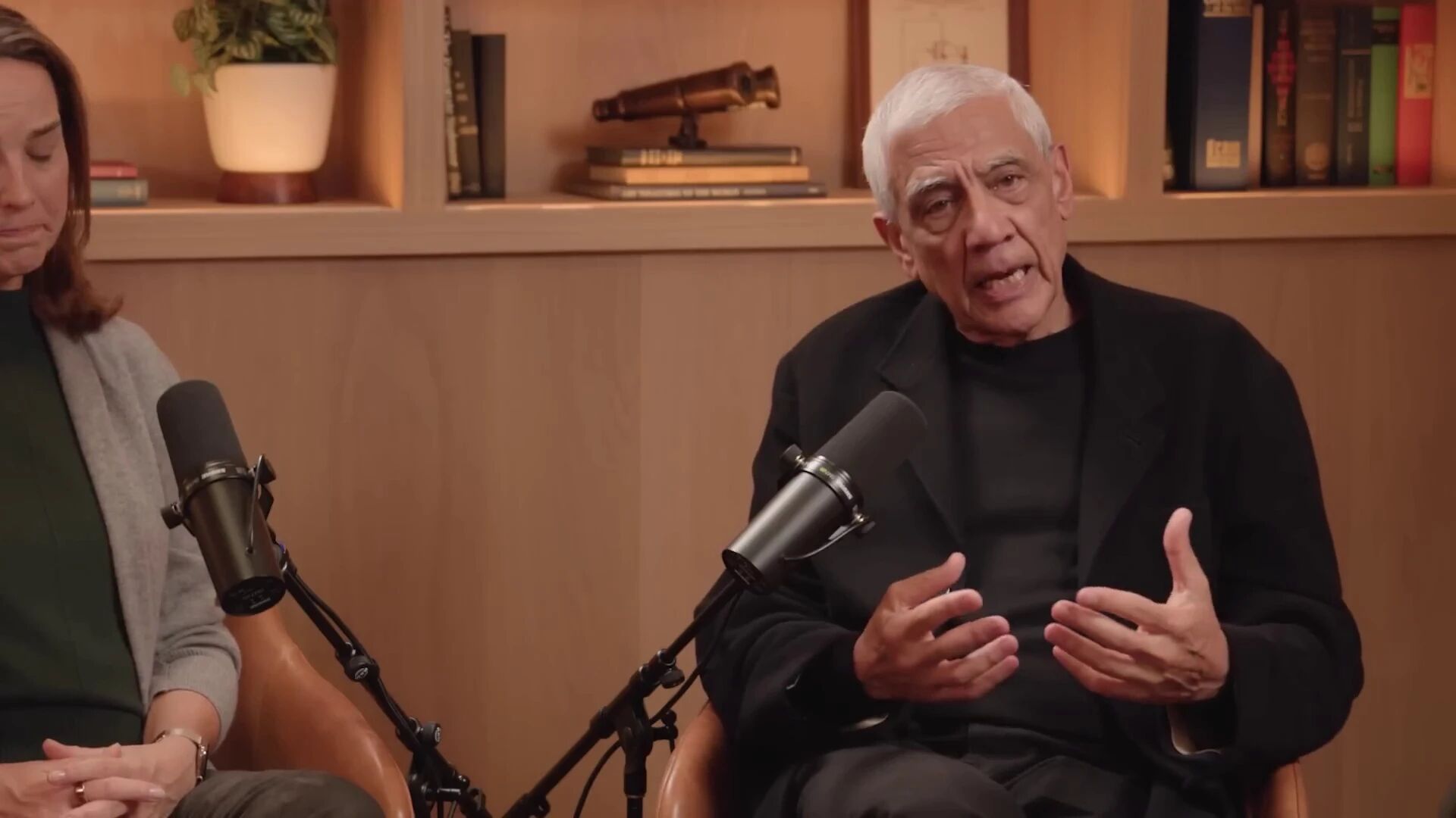 图片[11]-OpenAI CFO 与 Khosla Ventures 创始人：AI没有泡沫，收入增长和算力投资强相关，消费者普及带动企业应用-AI Express News