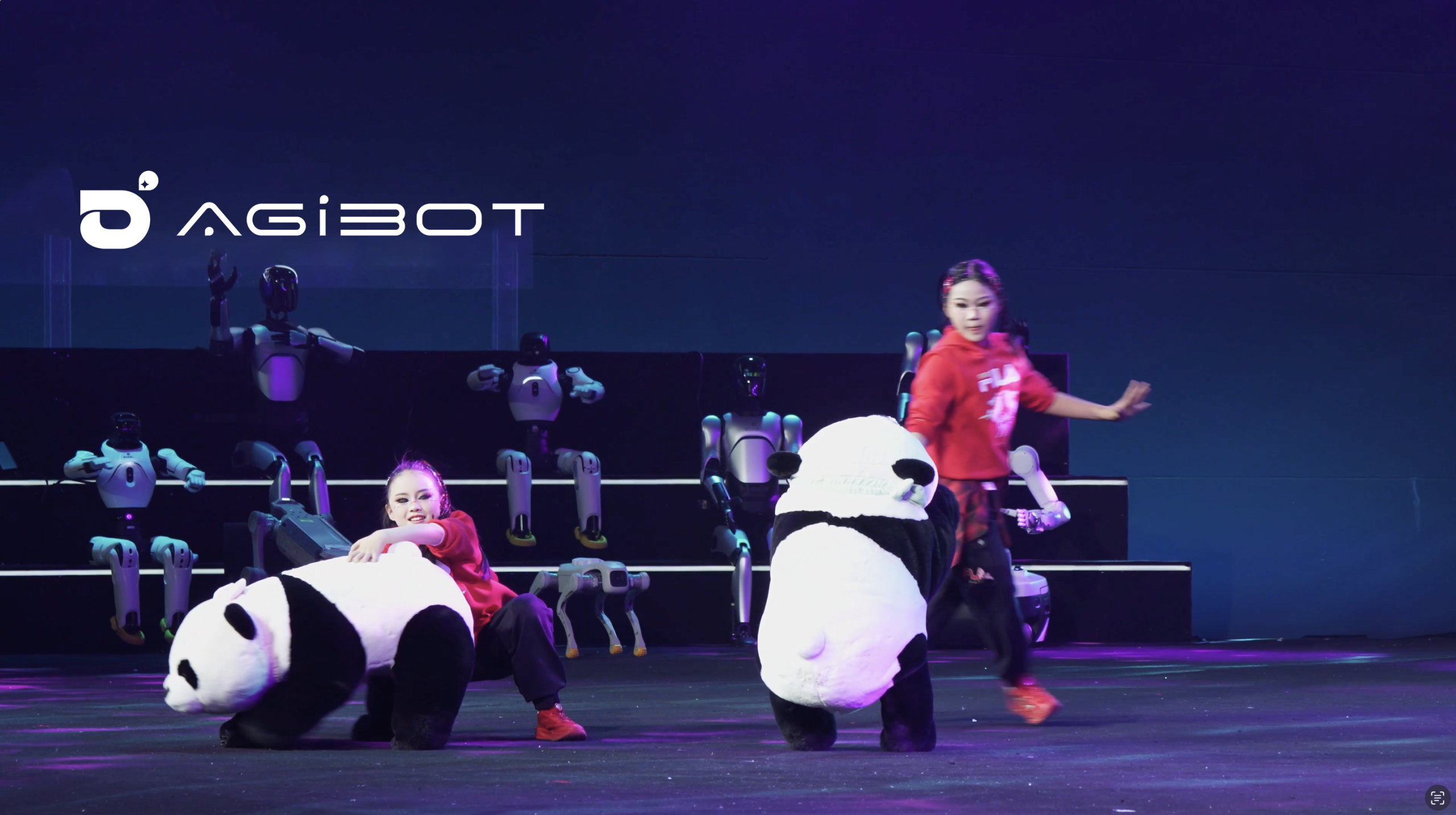 图片[10]-刚刚，全球首届机器人「春晚」炸场！稚晖君带队，节目效果拉满，连观众都是机器人-AI Express News