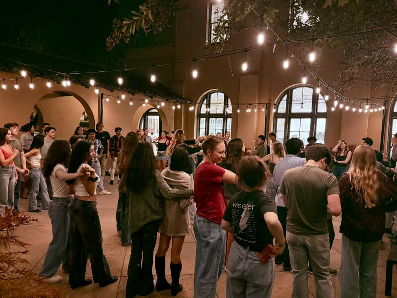 图片[10]-00后华裔天才造AI月老，斯坦福5000名学霸脱单上瘾！全美十大名校疯抢-AI Express News