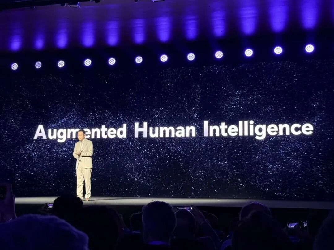 图片[9]-刚刚，荣耀人形机器人热舞亮相欧洲！全球第一个“机器人手机”真机首秀-AI Express News