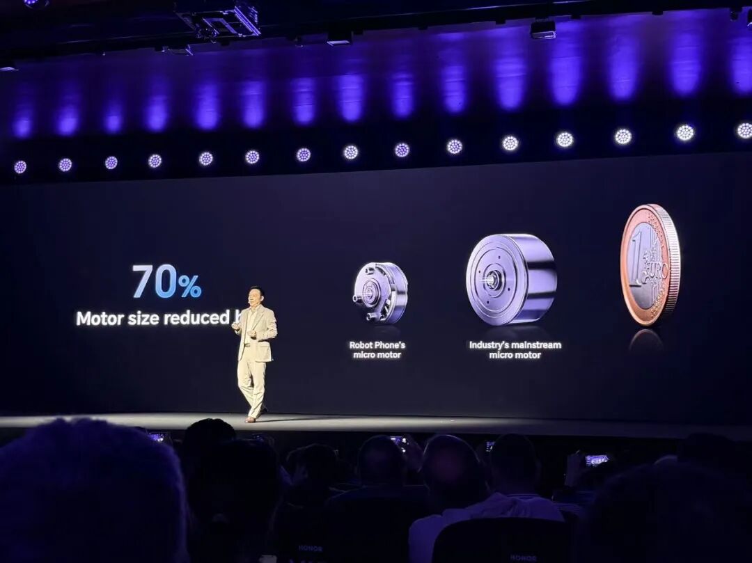 图片[14]-刚刚，荣耀人形机器人热舞亮相欧洲！全球第一个“机器人手机”真机首秀-AI Express News