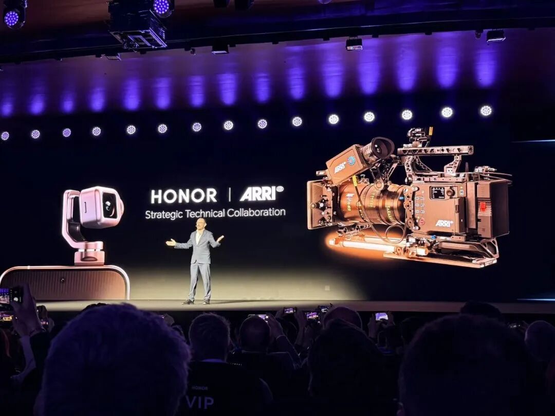 图片[18]-刚刚，荣耀人形机器人热舞亮相欧洲！全球第一个“机器人手机”真机首秀-AI Express News