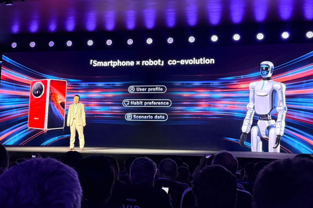 图片[20]-刚刚，荣耀人形机器人热舞亮相欧洲！全球第一个“机器人手机”真机首秀-AI Express News