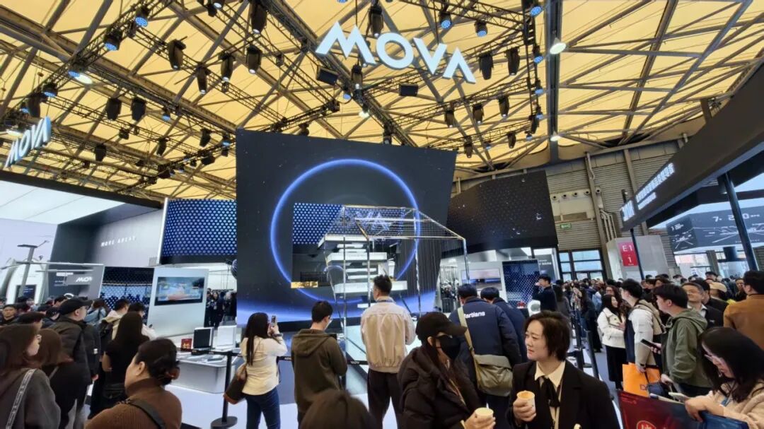 图片[21]-暴走两万步逛遍中国版CES！AI养龙虾、人形机器人火爆，追觅手机上手-AI Express News