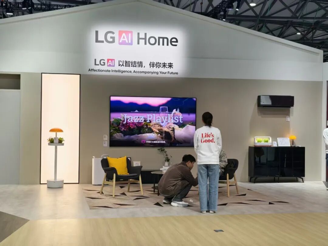 图片[22]-暴走两万步逛遍中国版CES！AI养龙虾、人形机器人火爆，追觅手机上手-AI Express News