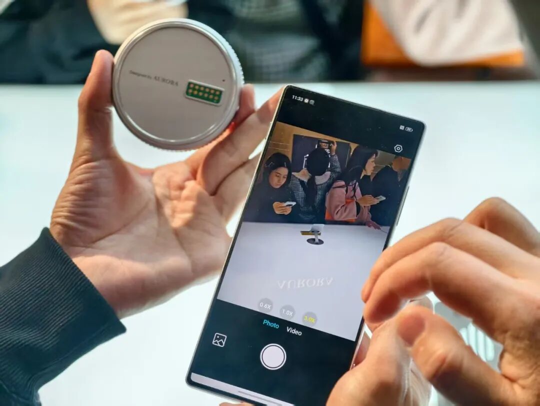 图片[27]-暴走两万步逛遍中国版CES！AI养龙虾、人形机器人火爆，追觅手机上手-AI Express News