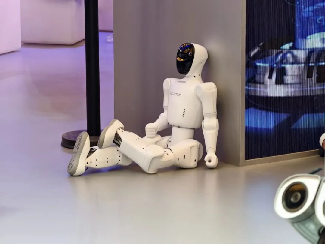 图片[34]-暴走两万步逛遍中国版CES！AI养龙虾、人形机器人火爆，追觅手机上手-AI Express News