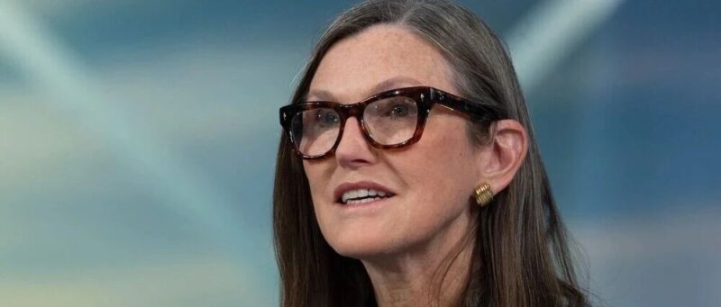 木头姐最新研判：AI正与四大前沿科技深度共振，引发史无前例“大加速”-AI Express News