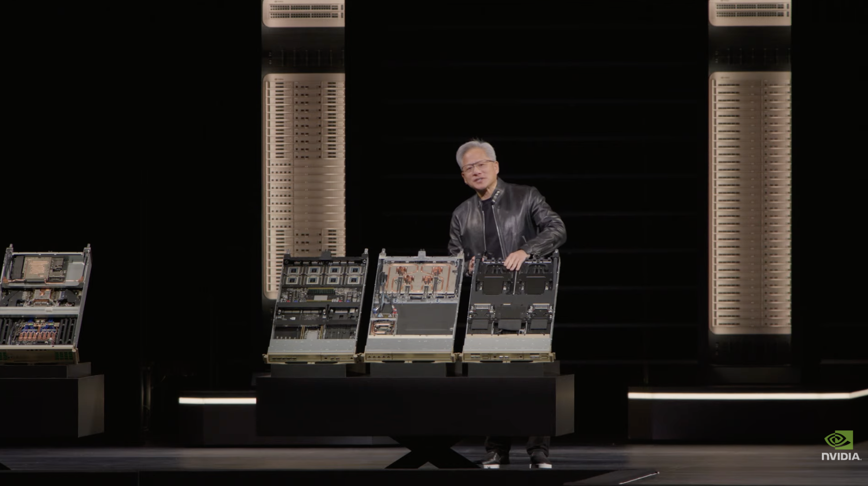 图片[16]-黄仁勋 GTC 2026 演讲实录：所有SaaS公司都将消失；Token成本全球最低；“龙虾”创造了历史；Feynman 架构已在路上-AI Express News