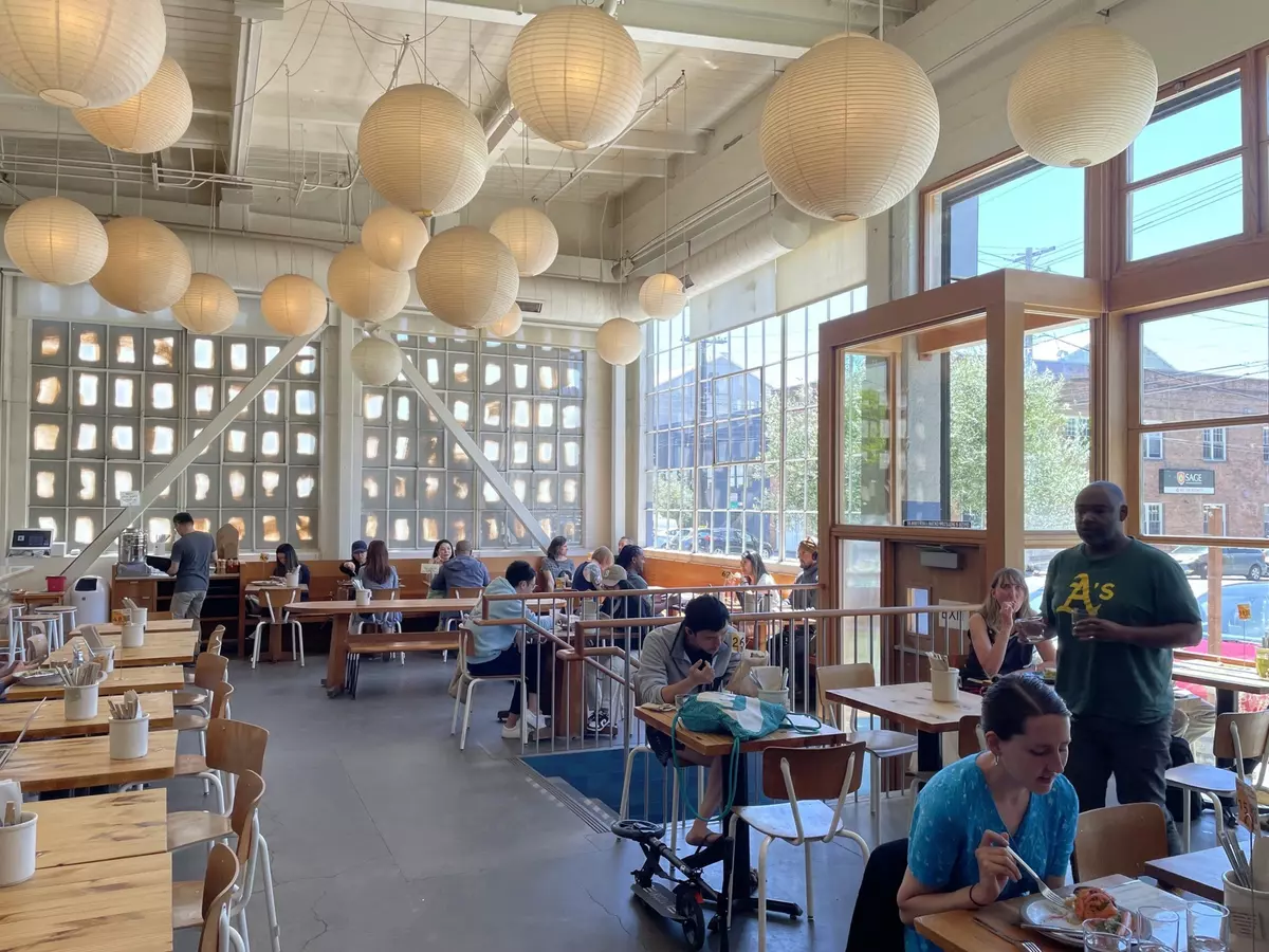 图片[5]-OpenAI帝国濒临崩盘，奥特曼急招3500人反击！Claude抢走70%新单-AI Express News