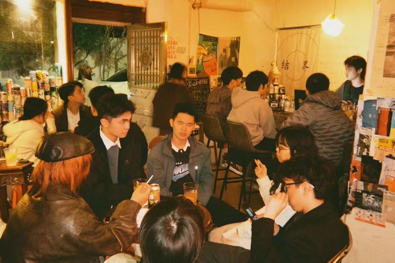 图片[6]-爆发式增长的县城小酒馆里，“炒粉卖得比鸡尾酒好”-AI Express News