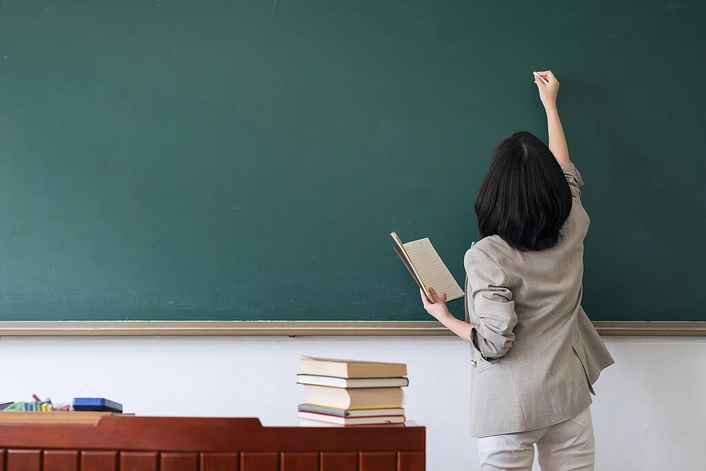 图片[3]-40%抑郁或焦虑，96%睡眠不足：中小学教师压力何解？-AI Express News