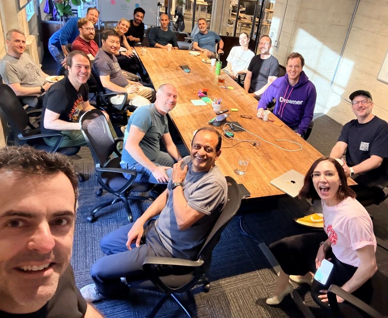 图片[2]-独家：原字节小米硬件老兵，将领导 Meta 新组建的 AI 硬件团队-AI Express News