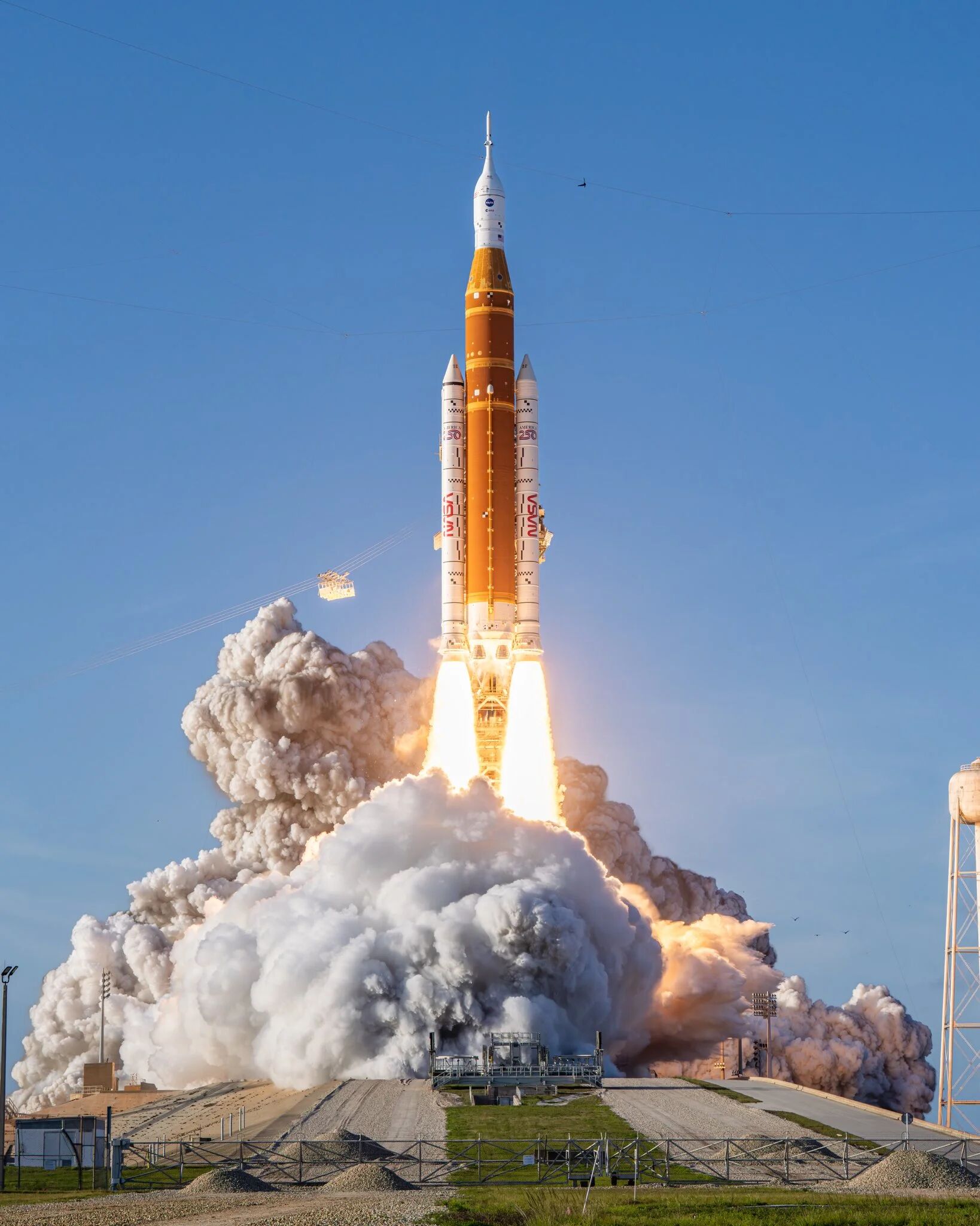 图片[2]-阿尔忒弥斯 2 号：玉米饼、相机、厕所与人类探月的故事-AI Express News