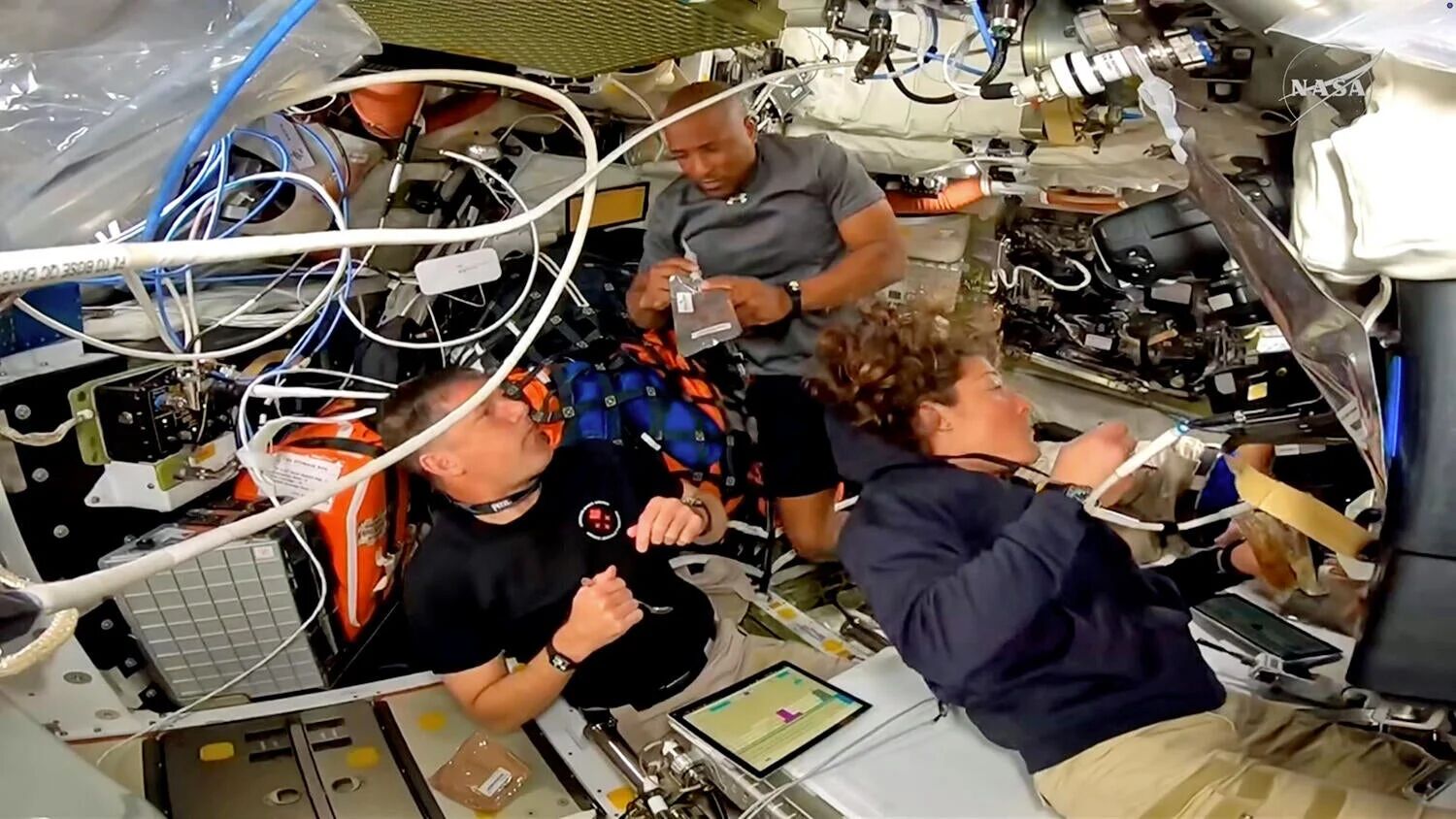 图片[10]-阿尔忒弥斯 2 号：玉米饼、相机、厕所与人类探月的故事-AI Express News