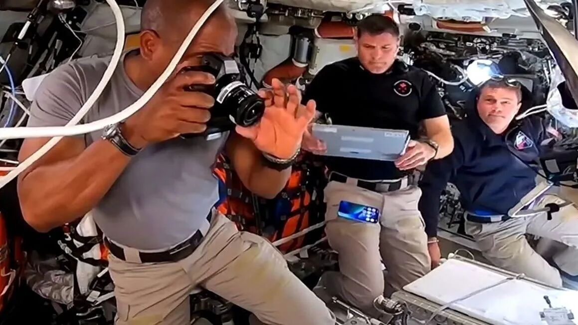 图片[15]-阿尔忒弥斯 2 号：玉米饼、相机、厕所与人类探月的故事-AI Express News